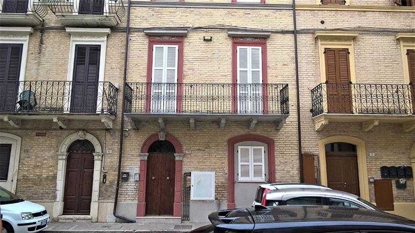 Casa Chiara In Centro Con Corte Privata San Benedetto del Tronto Exterior photo