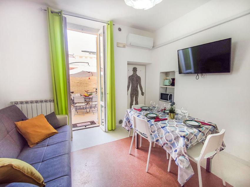Casa Chiara In Centro Con Corte Privata San Benedetto del Tronto Exterior photo